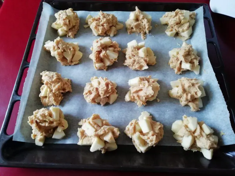 Biscotti di mele morbidi