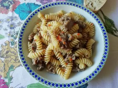 Fusilli al sugo bianco di salsiccia