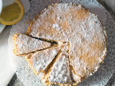 Torta alla ricotta e marmellata di limoni, un delizioso dessert